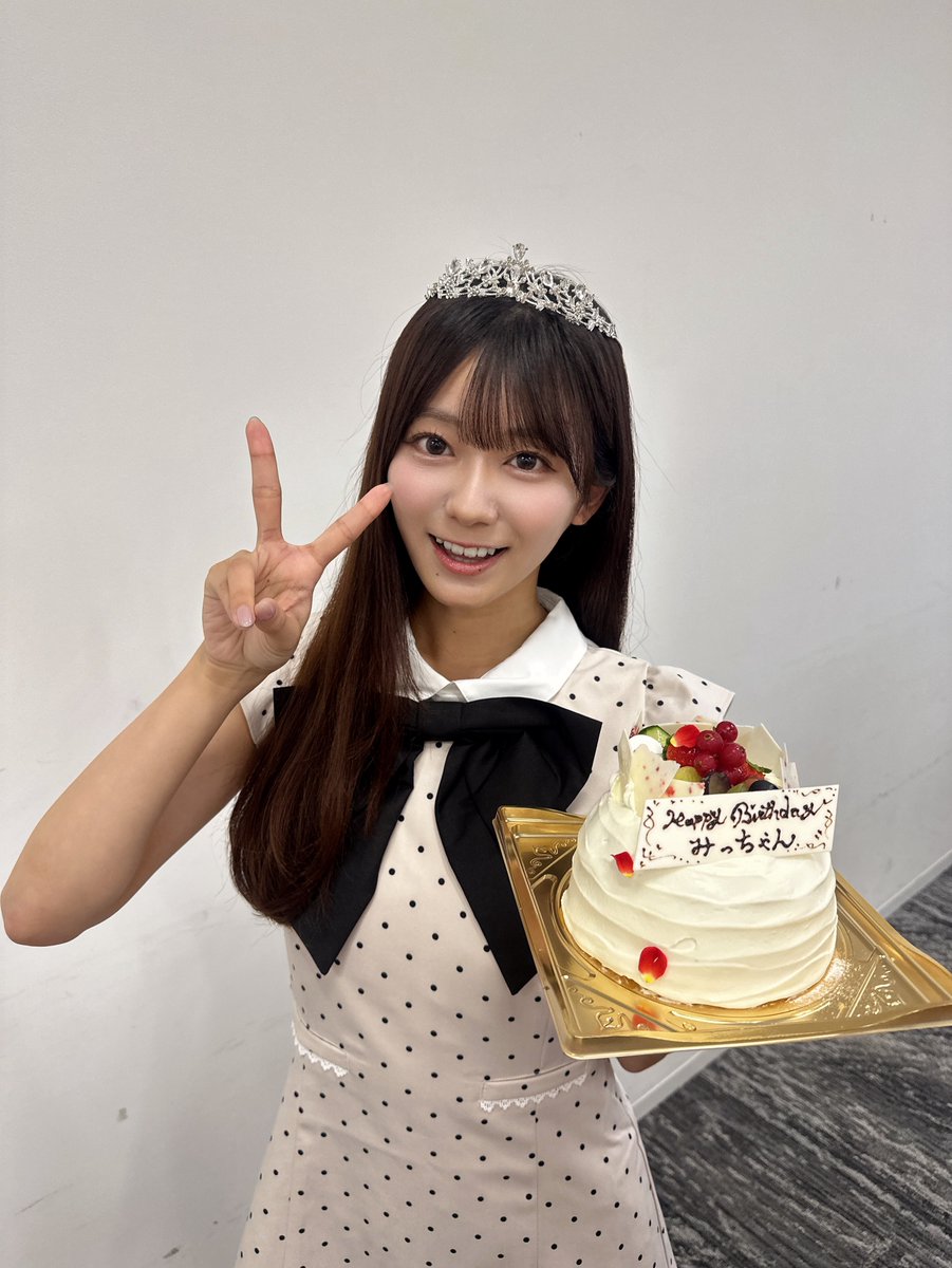yamada_momoka__'s tweet photo. みっちゃん🐱♡
にゃんに��ん歳おめでとう㊗️✨️
不意打ちに撮っても、いつでも本当にかわいい！ソロショットをばしゃばしゃ撮ってしまうよー！！！
3枚目はシャイマスカット頬張りみっちゃん🍇
SASUKEもいつも頑張ってえらい！
みんなでたくさんほめほめだー！！！☺️🫶🏻#大信田美月生誕祭2026 https://t.co/PDBtafg9Nk