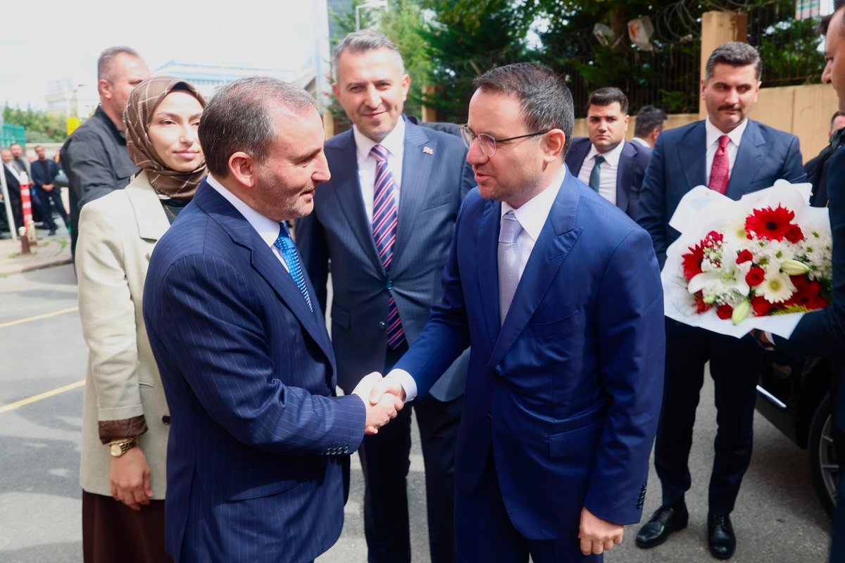alitombastr's tweet photo. Adalet Bakanımız Sn. Akın Gürlek’i Sultanbeyli’mizde misafir ediyoruz.

Sayın Bakanımızın teşrifleriyle; kıymetli milletvekillerimiz, İlçe Başkanımız ve teşkilatımızla birlikte bugün gerçekleştireceğimiz saha programı öncesinde bir araya geldik.

Türkiye Yüzyılı Buluşmaları İstanbul programı kapsamında ilçemizde hemşehrilerimizle buluşacak, esnafımızı ziyaret edecek; gönül gönüle sohbet edeceğiz.