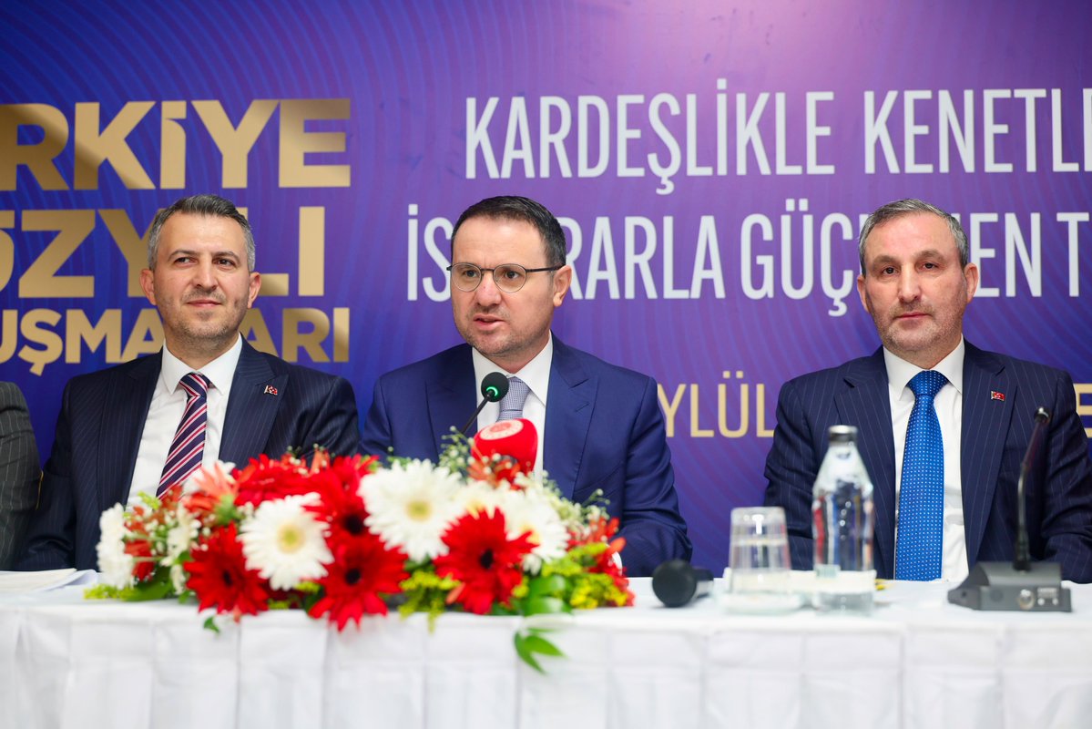 alitombastr's tweet photo. Adalet Bakanımız Sn. Akın Gürlek’i Sultanbeyli’mizde misafir ediyoruz.

Sayın Bakanımızın teşrifleriyle; kıymetli milletvekillerimiz, İlçe Başkanımız ve teşkilatımızla birlikte bugün gerçekleştireceğimiz saha programı öncesinde bir araya geldik.

Türkiye Yüzyılı Buluşmaları İstanbul programı kapsamında ilçemizde hemşehrilerimizle buluşacak, esnafımızı ziyaret edecek; gönül gönüle sohbet edeceğiz.