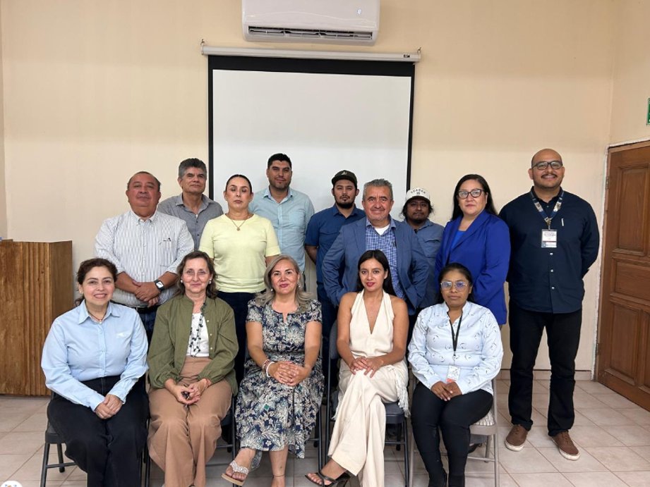 amu_baja's tweet photo. 💧 AMU Baja California presente en San Quintín.
Participamos en la mesa-taller “Del diagnóstico a la coordinación: prioridades hídricas y rutas de acción”, convocada por INPLADEM San Quintín y el Colegio de Arquitectos de San Quintín, A.C.   
#AMUBC #SanQuintín #Agua https://t.co/25frYNRQYb