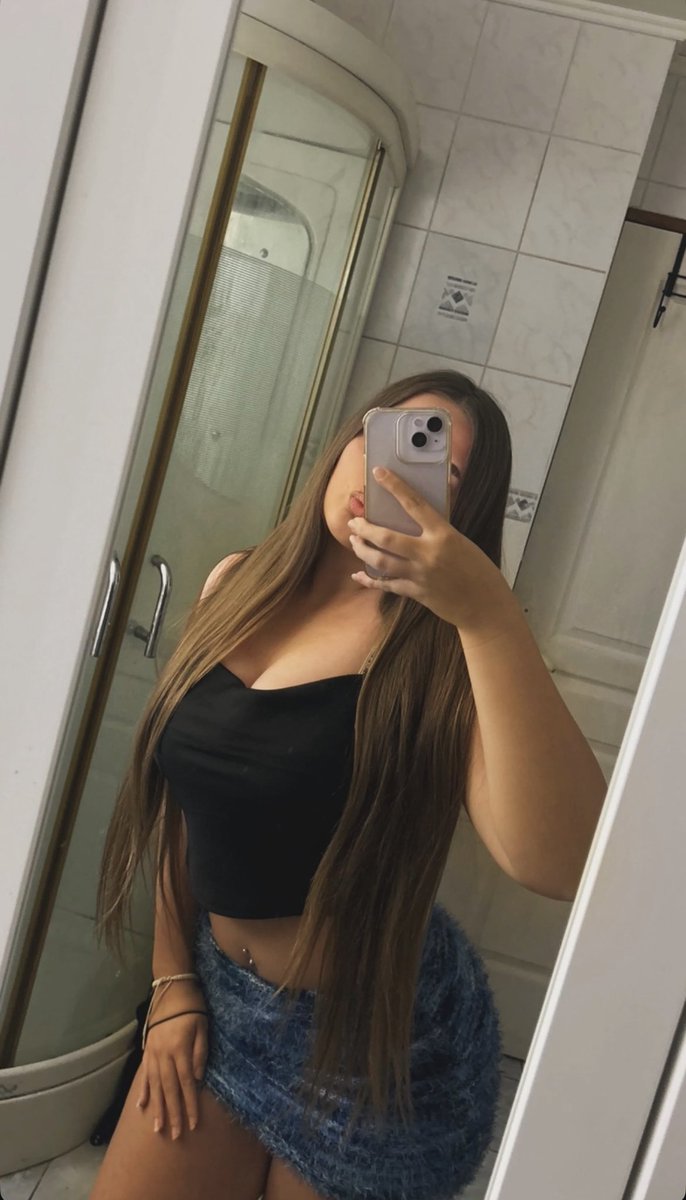 chillonx7's tweet photo. 15 like for her nude https://t.co/DJGP5YkzeL