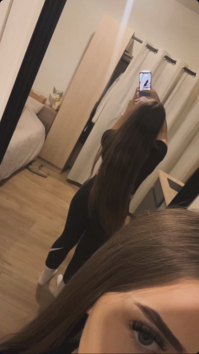 chillonx7's tweet photo. 15 like for her nude https://t.co/DJGP5YkzeL