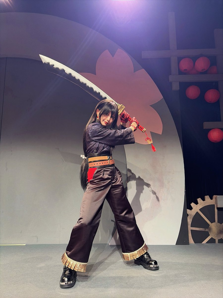 chiha_yoshitake's tweet photo. #舞台新サクラ大戦
千秋楽ありがとうございました⚔️🌸

全公演、皆様の応援のおかげで
最高の時間を過ごすことができました。
はがねに出会えて本当によかった！！
そしてこの座組のメンバーに出会えたことが
とっても幸せです🌸

サクラ大戦30周年という記念すべき日に
舞台に立てたこと本当に幸せでした✨
また2月にお会いしましょう！！！

土方はがね役  吉武千颯