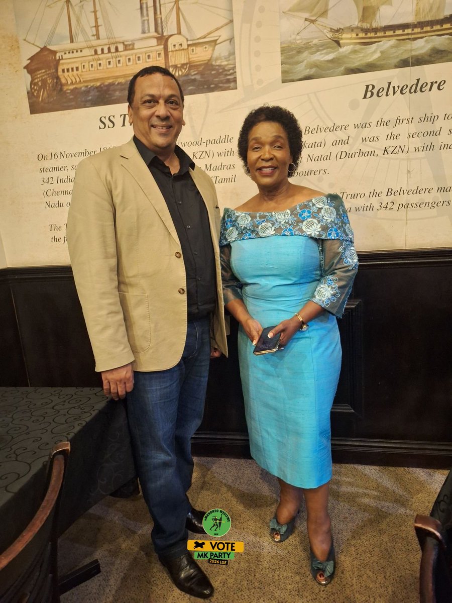 MkhontoweSizwex's tweet photo. Last night, Hon. Visvin Reddy launched the Simunye Social Cohesion &amp; Outreach Units at a gala dinner in Chatsworth. The events keynote speaker Cde. Willies Mchunu, joined by NC &amp; eThekwini Mayoral Candidate Cde. Mxolisi Phakathi, MPs &amp; councillor candidates.

#MasibuyeleBantwini https://t.co/0q9Qz3GsaM