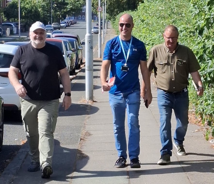 WirralReformUK's tweet photo. Great weekend delivering our latest leaflet and talking with residents across Wirral. Lots of solid support #thankyou https://t.co/bzecfSYqhW
