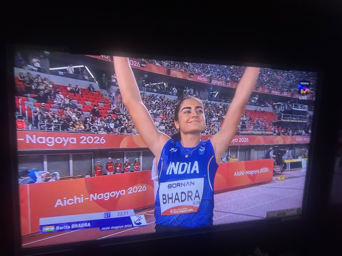 shivasportsind's tweet photo. #Athletics
#Asiangames #200MWomen
#India
#BHADRA won #Bronze with 23:20 ; medal no 33 for for #teamindia
@VishankRazdan @monster_zero123 @Anmolkakkar27 @TheKhelIndia @kaypeem @Flydon8 @SportsIndia3 @Navinsports @nnis_sports @anushiyaxx @olympic_indian @BhutaniRahul https://t.co/SeHt7u7ESj