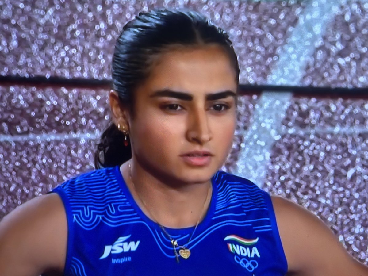 shivasportsind's tweet photo. #Athletics
#Asiangames #200MWomen
#India
#BHADRA won #Bronze with 23:20 ; medal no 33 for for #teamindia
@VishankRazdan @monster_zero123 @Anmolkakkar27 @TheKhelIndia @kaypeem @Flydon8 @SportsIndia3 @Navinsports @nnis_sports @anushiyaxx @olympic_indian @BhutaniRahul https://t.co/SeHt7u7ESj
