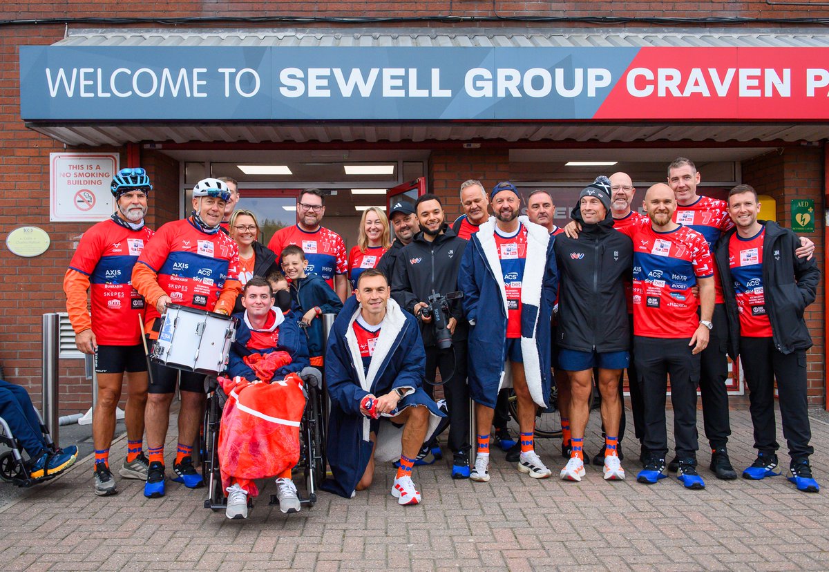 SuperLeague's tweet photo. Good luck to Sir Kevin Sinfield and his team as their seventh and final 7 in 7 Challenge gets underway today 👏

The team will visit all 12 English @Betfred #SuperLeague clubs before finishing on the pitch at Old Trafford ahead of the Grand Final on Saturday 🙌 https://t.co/USSAKwL5vZ