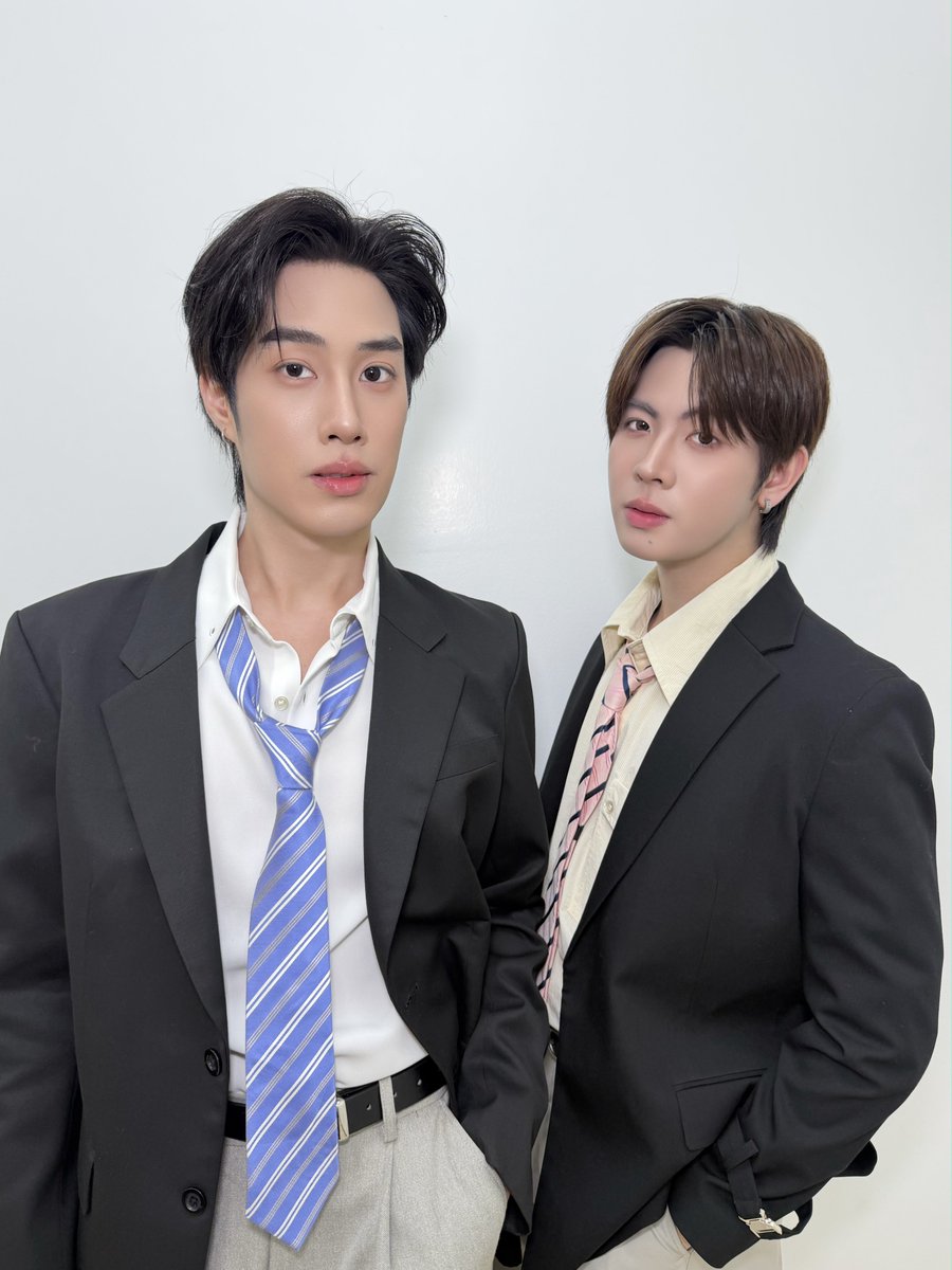 DomundiTV's tweet photo. พบกับ “เติ้ล” @TLE_mtm และ “เฟิร์สวัน” @firstone_wnk ได้ในงาน Infinity Medical Clinic ✨️

#InfinityMedicalClinicxTFO https://t.co/YswAmTn5oN
