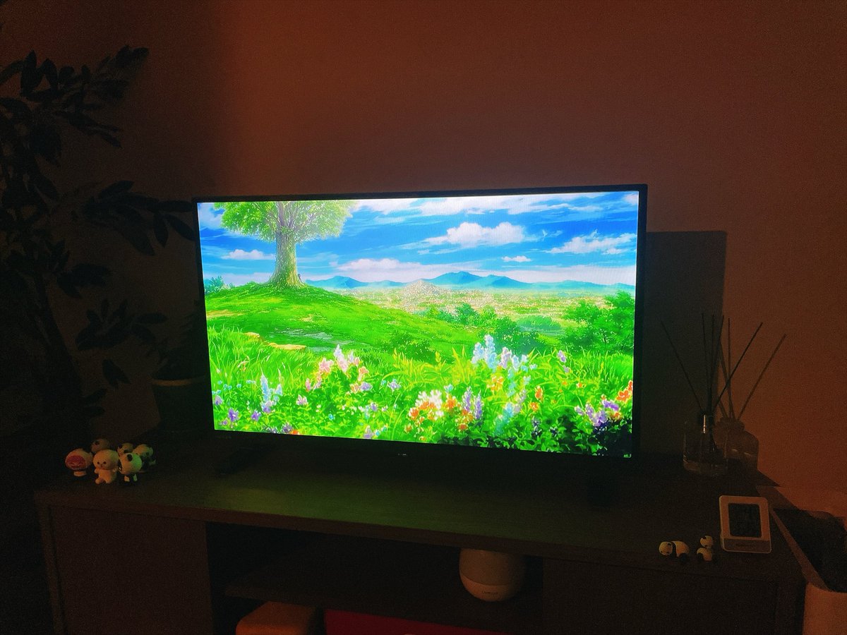 Livlymsy's tweet photo. シルバーウィーク暇だったんで妻と一緒に進撃の巨人アニメ全話完走
2周目だけどやっぱ面白すぎる、これ以上の作品にもう出会える気がしないな https://t.co/fRYKE2m036