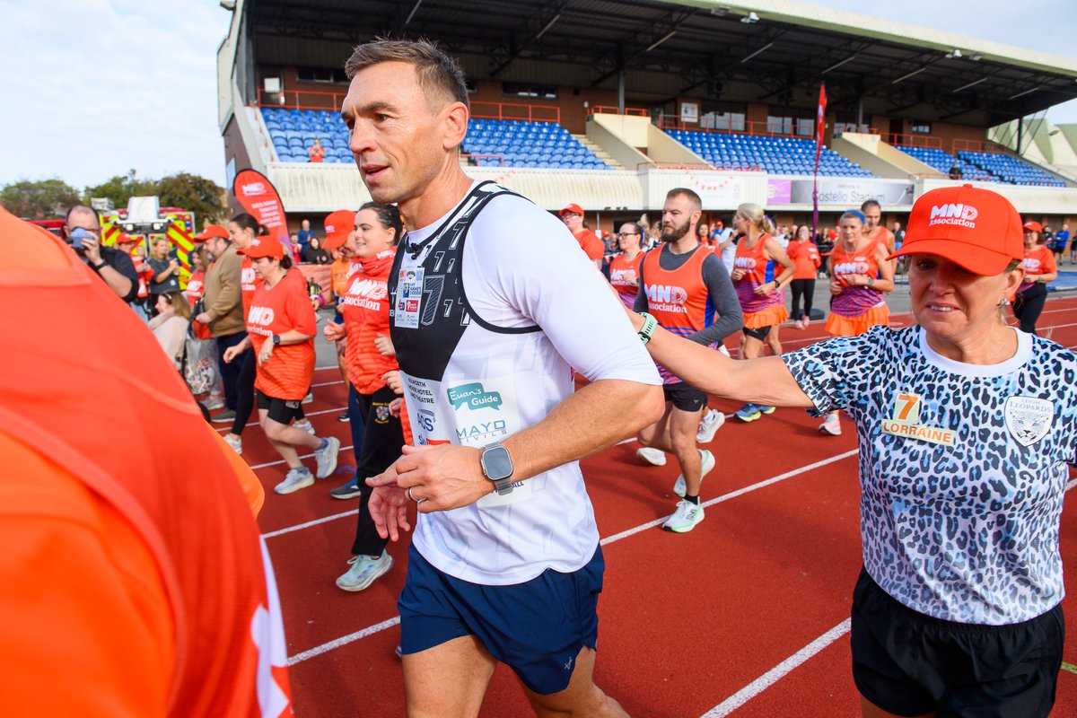 SuperLeague's tweet photo. Good luck to Sir Kevin Sinfield and his team as their seventh and final 7 in 7 Challenge gets underway today 👏

The team will visit all 12 English @Betfred #SuperLeague clubs before finishing on the pitch at Old Trafford ahead of the Grand Final on Saturday 🙌 https://t.co/USSAKwL5vZ