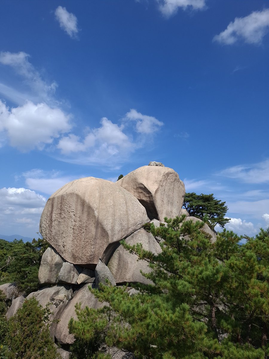 steady_ryeolhui's tweet photo. 수락산 바위위에 앉아있는 아기코끼리는
몇해가 지나도 크지않고 그대로네😅 https://t.co/ZhXUGpyZUl