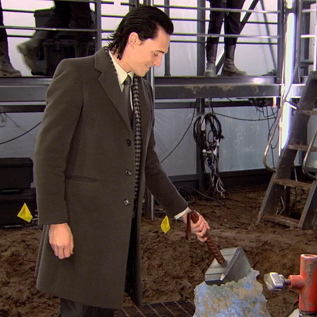 Bri_liarloki's tweet photo. オフショ見てると、かなりの頻度でハンマー握ってるトムヒ(ロキ) https://t.co/HW8xrBVEXg