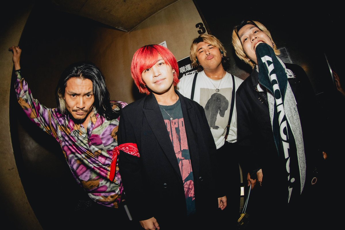 ArakezuriShiga's tweet photo. 9/27 渋谷Spotify O-EAST
TOKYO CALLING 2026 SHIBUYA

ついに来たO-EAST、あなたの支えあってこそ。
誰もが結局今日を選んでくれた人に笑って欲しいだけ。
会いに来てくれてありがとう！

Photo by @ideta0907 https://t.co/05ium4UwBk