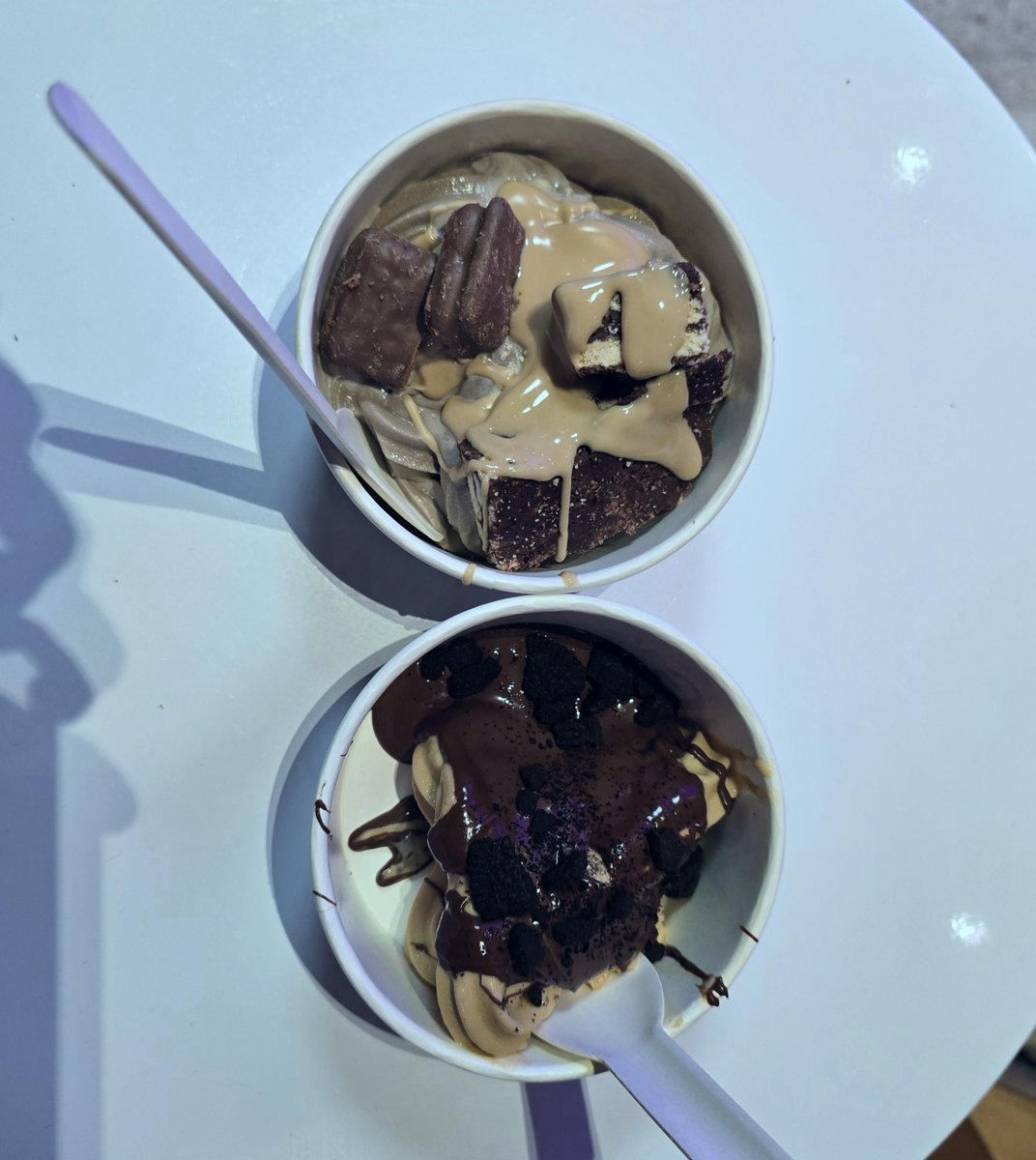 sheepe_sasha's tweet photo. Hung out with oomfs today! It was fun even though I felt more shit then normal today 😋 we got frozen yogurt feat our ita's #oomfs #oomf #touchedgrass #anime #gachiakuta #alienstage #tshd https://t.co/Jt7HE63wIl