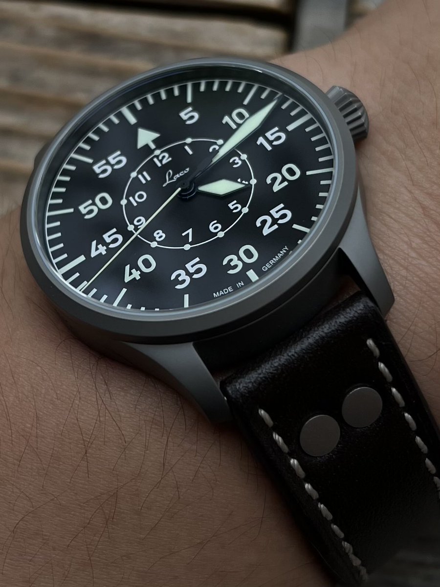 MUDMASTER202626's tweet photo. 涼しくなってきたし、久しぶりにLaco エディション99をつけて。
オリーブ色の服との組み合わせるの、最高だぜ。笑
#laco
#Edition99 https://t.co/3cSqsJEjTZ