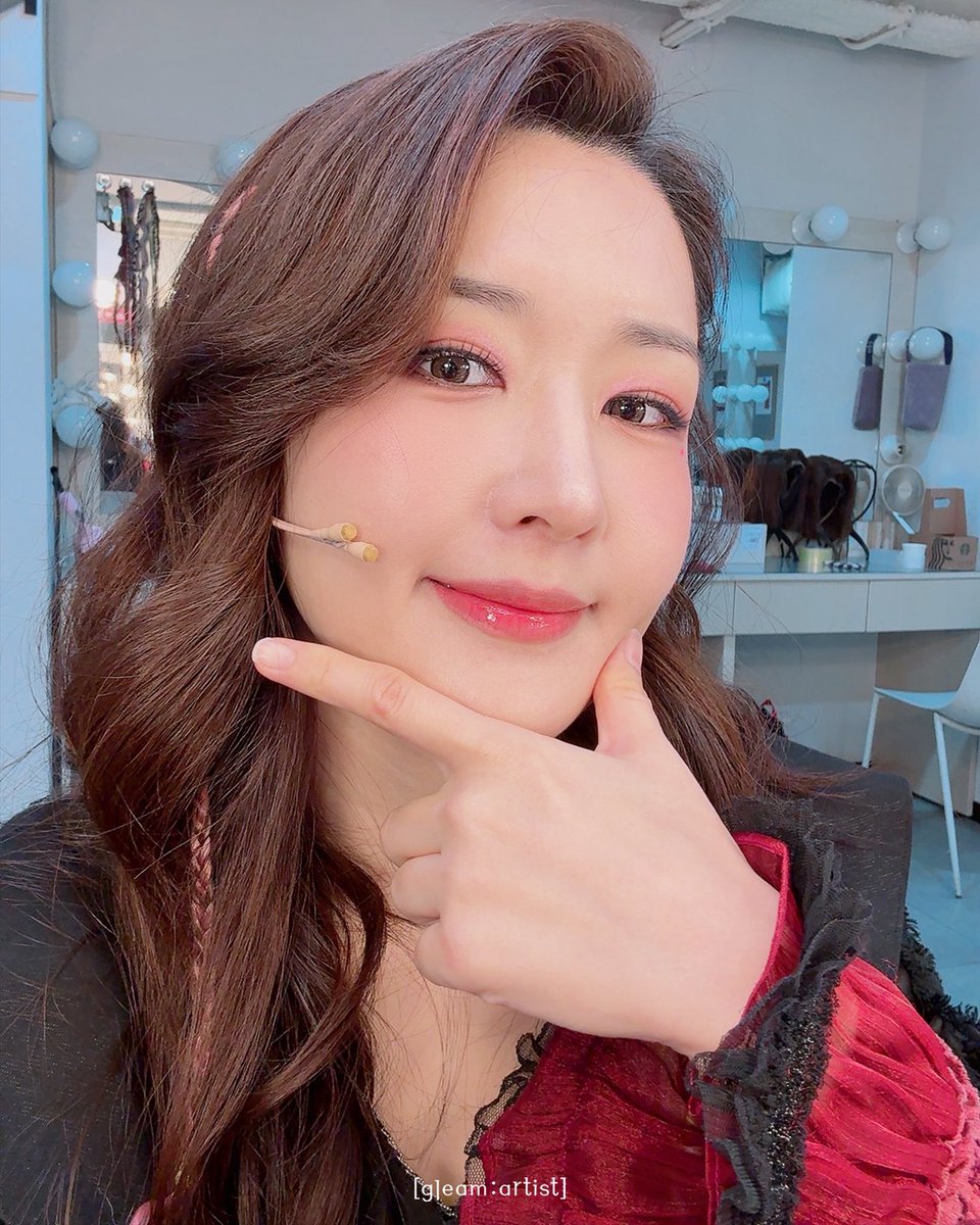 gleamartists's tweet photo. 📷 ɢᴏᴏᴅʙʏᴇ #최수진 
#뮤지컬 #웨스턴스토리 🏜️

조세핀 마커스 役 최수진 배우가
막공까지 잘 마쳤습니다🩷

“여러분 각자의 자리에서 
모두 우리만의 노래를 만들어봐요😍
감사했습니다!!”

#GLEAMARTIST #CHOISOOJIN https://t.co/xaDhp1rTRK