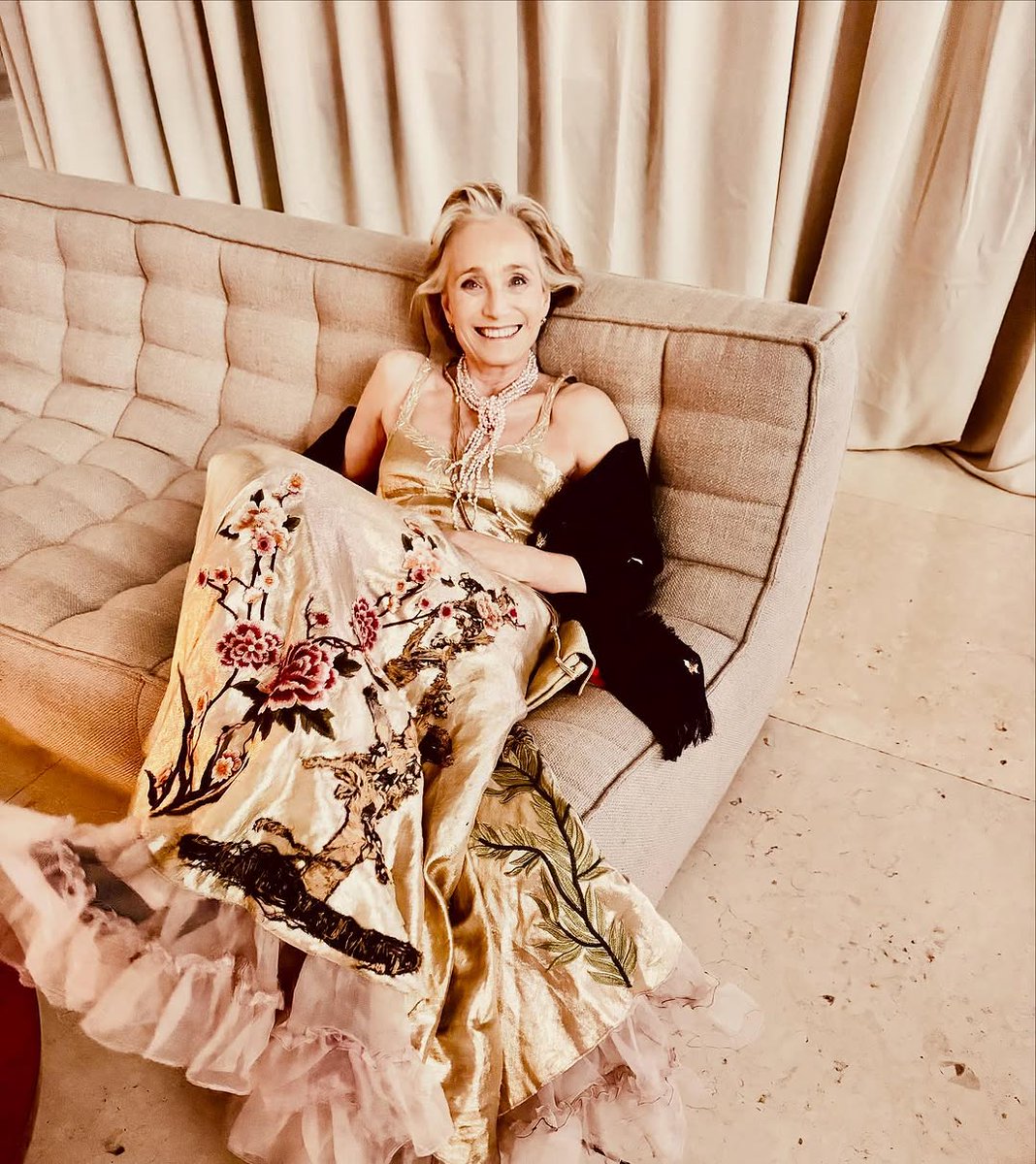 jamison_lan6wty's tweet photo. Such a happy night at the British Museum on Saturday! My dear friend  took this photo of me in my dress from  and pearls from . I did my own hair and makeup, too. The evening was lovely, but I missed chatting with so many friends. I would love to hav... https://t.co/3PL8YFXulD