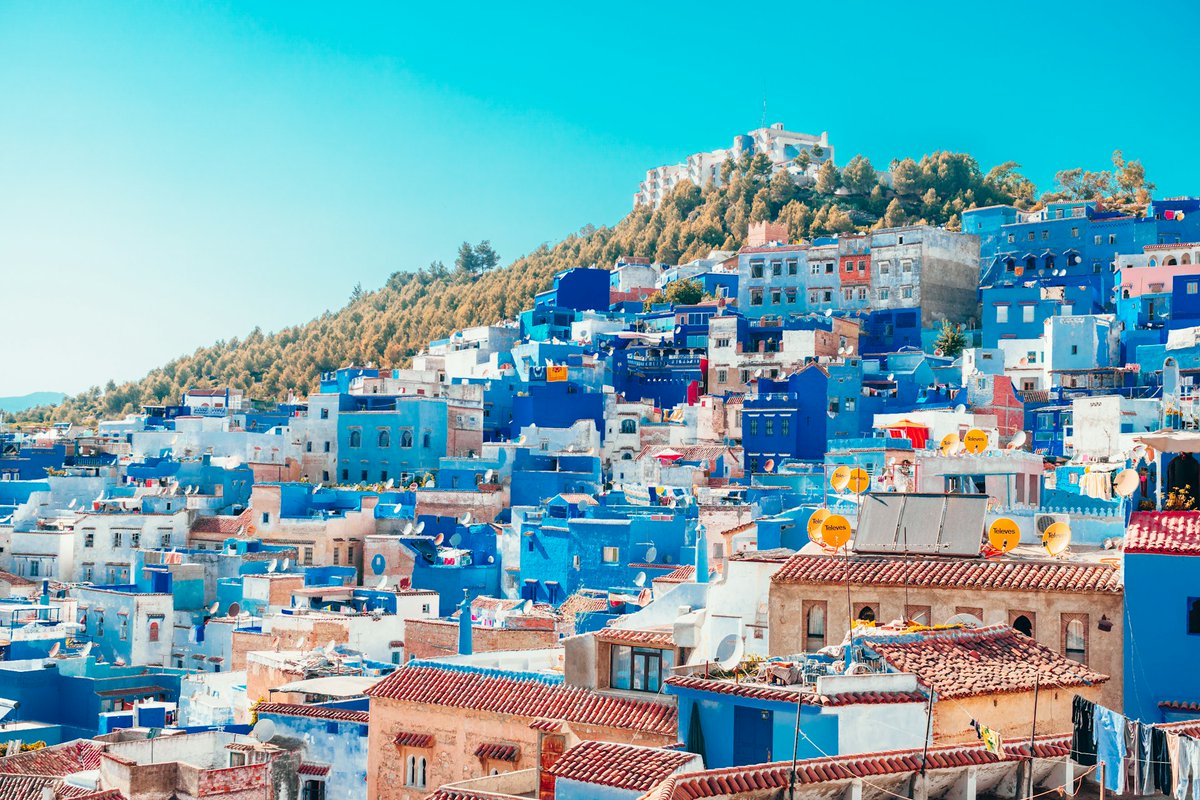 maxfindsforyou's tweet photo. Marrakech pour les souks, Agadir pour la plage, le Sud pour les dunes : le Maroc, c'est trois voyages en un, à moins de 4 h de Paris.

Et vous, plutôt médina, plage ou nuit dans le désert ?

👉 https://t.co/fr6ME345eC

#Maroc https://t.co/evHil8lnjE