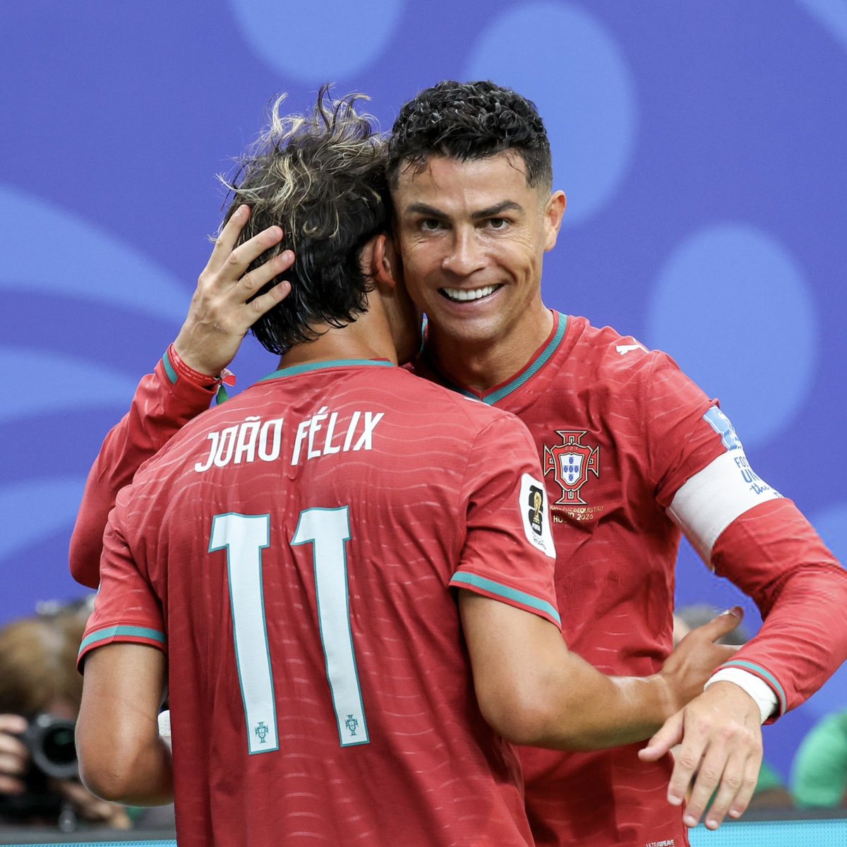 ActuFoot_'s tweet photo. 🚨 João Félix 🇵🇹 : « JE VEUX OFFRIR UNE PASSE DÉCISIVE À CRISTIANO 🇵🇹 POUR SON 1.000e BUT ! » 🤩🎯

🎙️ @diarioas https://t.co/7sxwY1fpnS