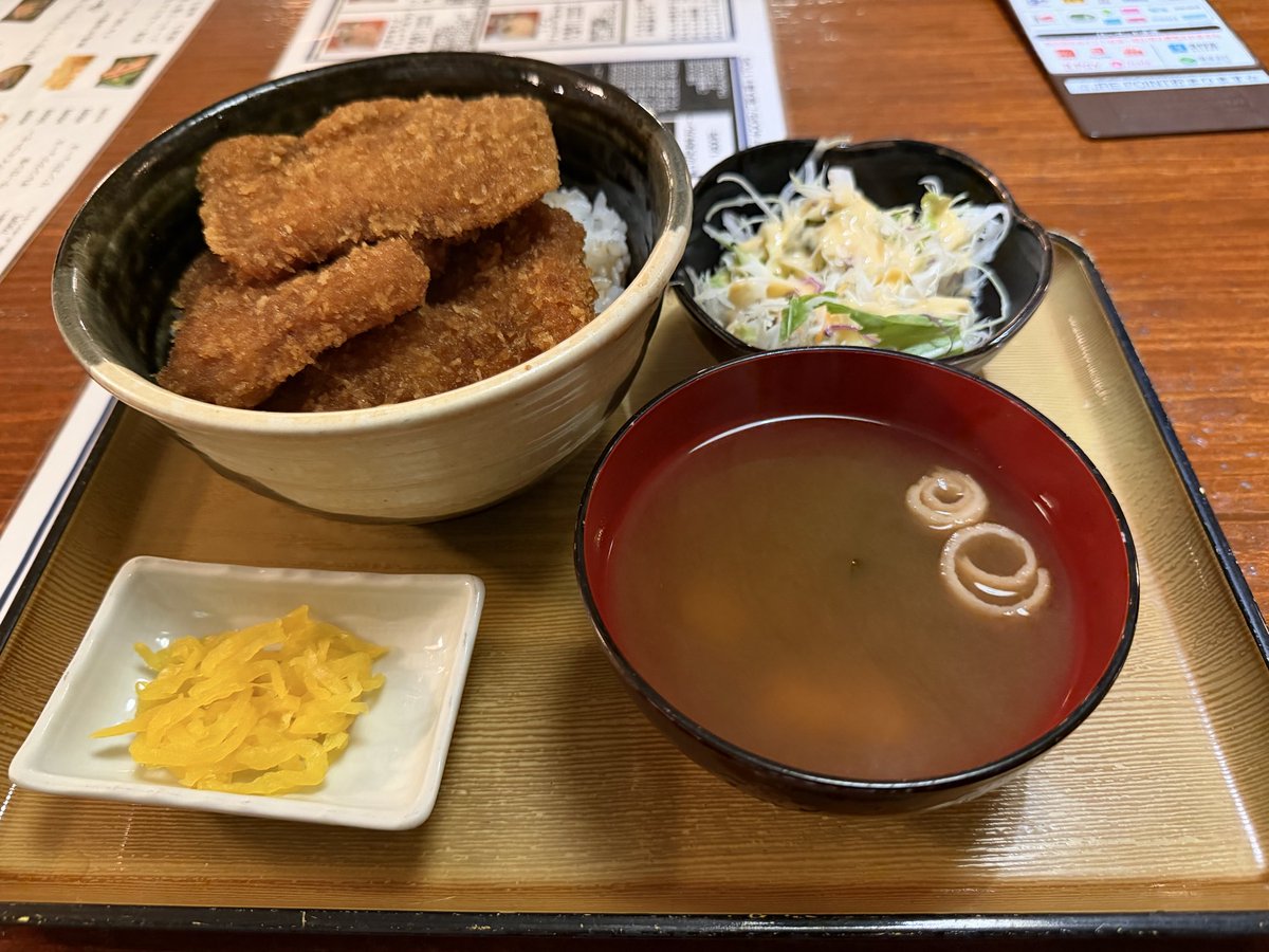 catflish's tweet photo. これが新潟のソウルフード、タレカツ丼…正直ちょっと辛い https://t.co/0moSNnIsoM