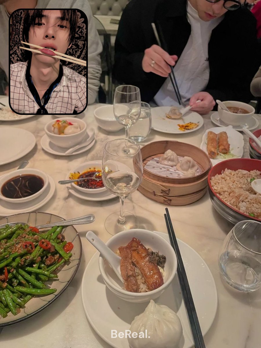 kkeonstant's tweet photo. pano mag update sayo yung ka-situationship mong filchi using his bereals 😏🥢🥡 https://t.co/cyN9KTYcdk