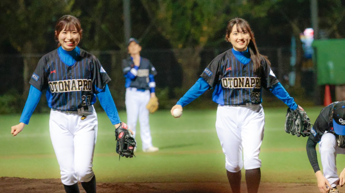 tubakuro_HI's tweet photo. #おと小草野球

⚾️ダブル始球式⚾️ 
見事な投球でした！！！
鳴海まい さん @mai_narumin 
古仲可菜 さん @konaka_kana https://t.co/QEnBUgGm6L