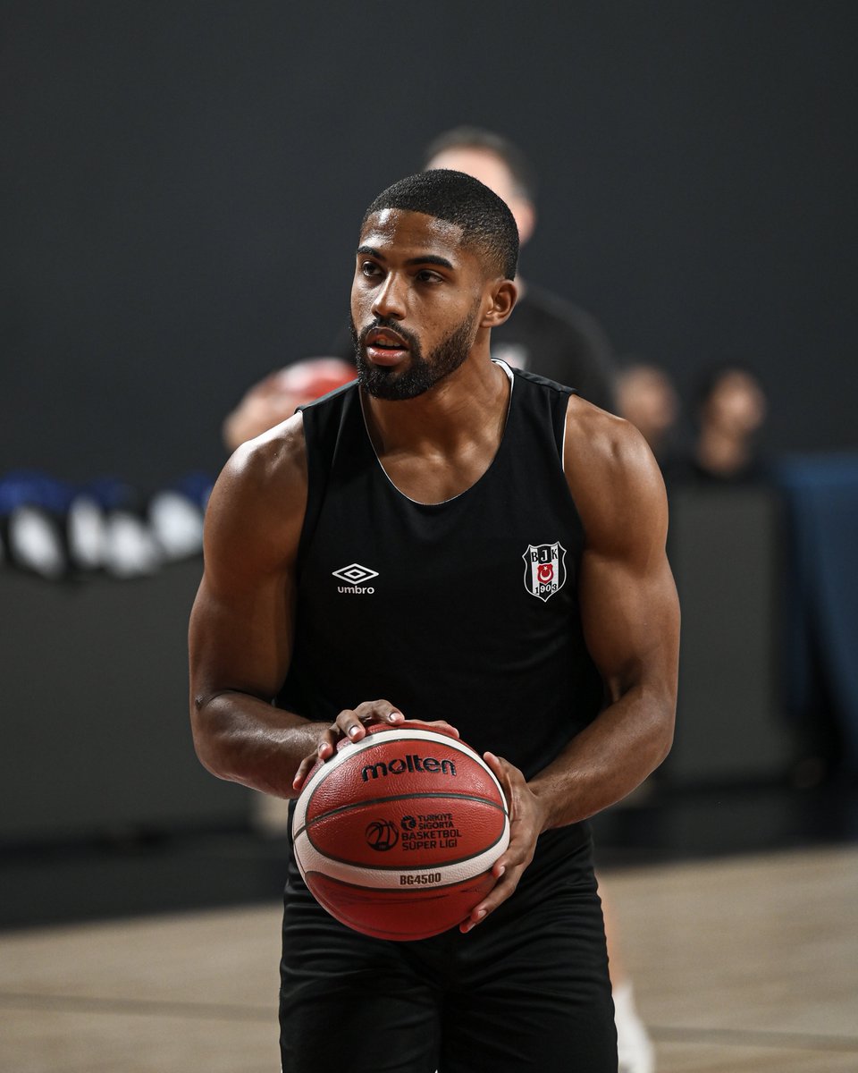BJK_Basketbol's tweet photo. Akşam için hazırız. 🙌

🦅 #HearWeAre https://t.co/8AgJitAq55