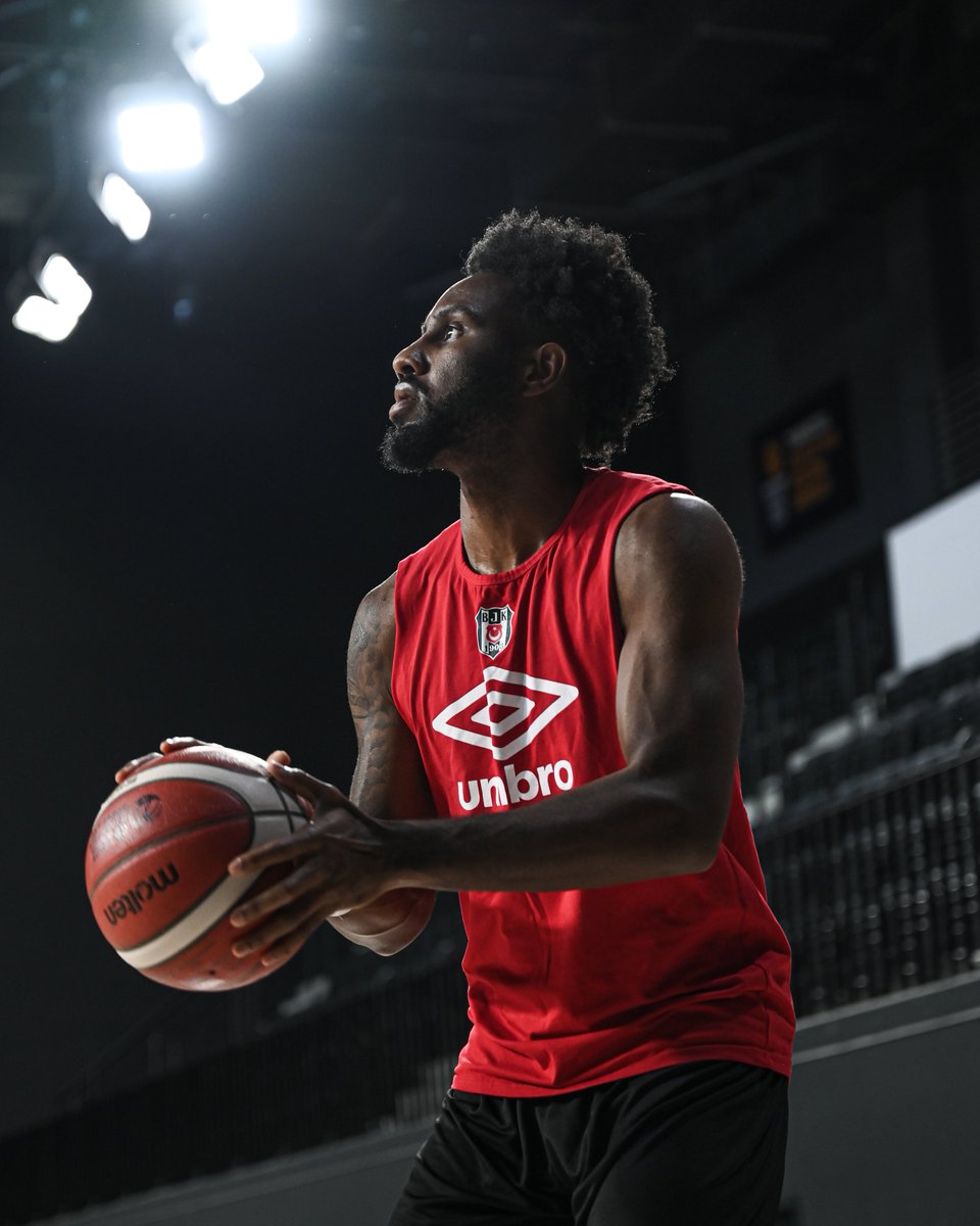 BJK_Basketbol's tweet photo. Akşam için hazırız. 🙌

🦅 #HearWeAre https://t.co/8AgJitAq55