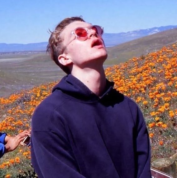 cstorrrie's tweet photo. he’s fucking cool https://t.co/tecBGxCERK