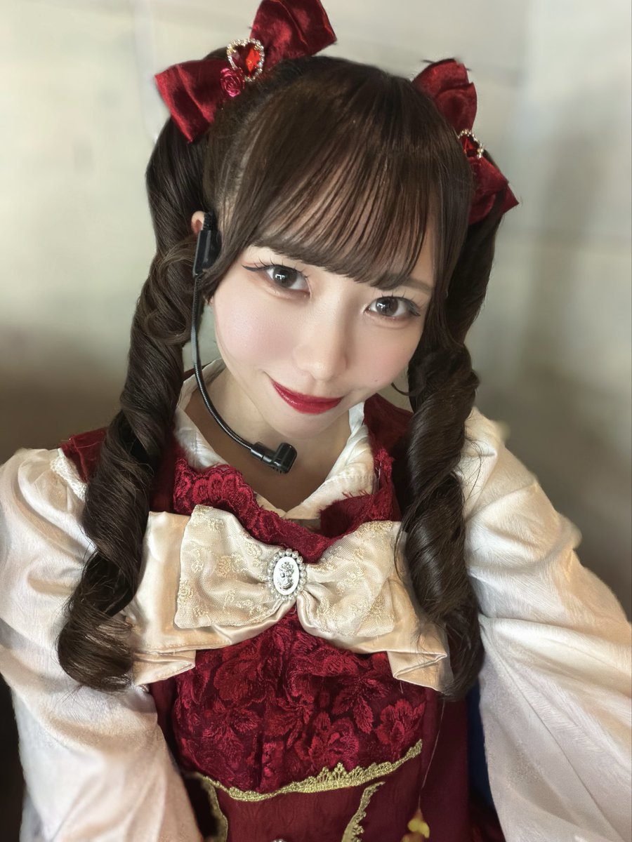 chocolumi_lan's tweet photo. 夜の部❕chocolat lumière現役×OGステージありがとうございました！

Secretは愛くださいませでした🌹谷崎早耶ちゃん意識のコロネツイン🎶

偉大でだいすきな先輩方と一緒に練習できてステージに立てて楽しすぎたし、本当に幸せでした😭✨️ここでは最年少で懐かしい気持ちになりました嬉しい！🍫 https://t.co/ZR9Tr90sFo