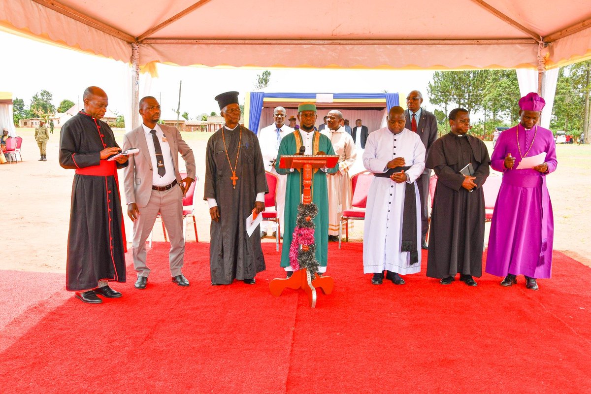 BusogaConsorti1's tweet photo. Ongoing prayers in Mayuge District, as religious leaders from different denominations unite in prayer for Busoga.
#BusogaPrayerWeek https://t.co/mCi0popvvr
