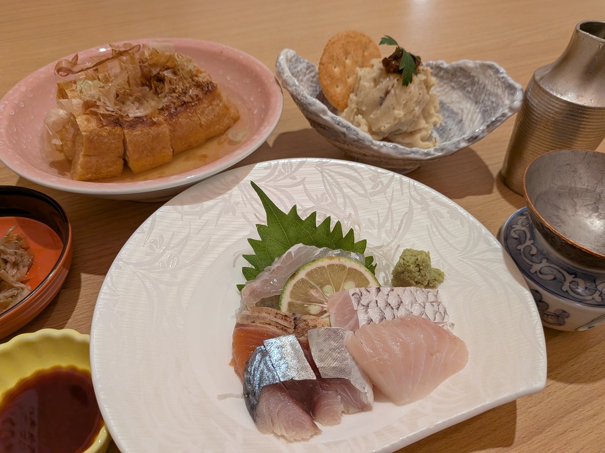 gelshoku's tweet photo. 新潟の夜は、燕三条駅前の味覚天国 たまやで新潟グルメ
清津峡から帰路の途中、中野市のごはん処 じょうやでとんかつ定食

#燕三条
#味覚天国
#たまや
#新潟グルメ
#中野市
#ごはん処
#じょうや
#とんかつ定食 https://t.co/Nh9K1DLS5f