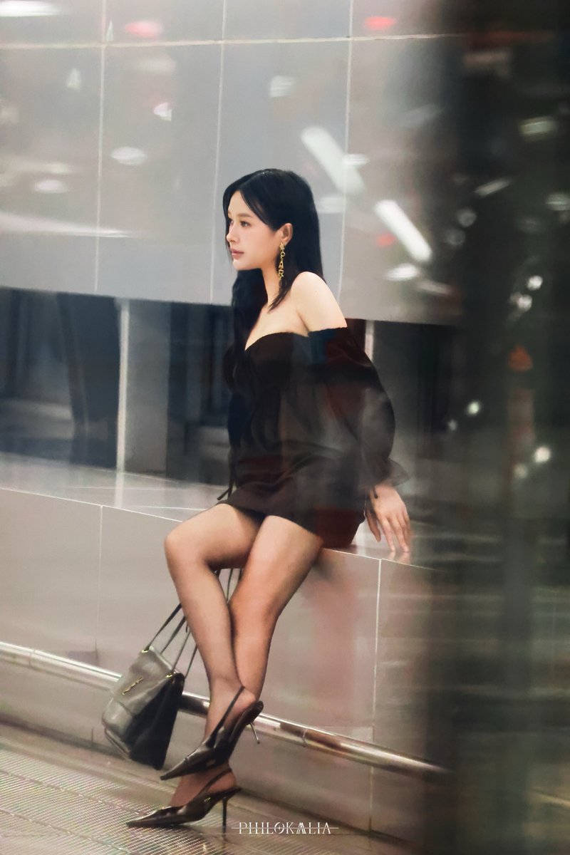 Philokalia011's tweet photo. 260927｜BKK TO CDG
A whole new kind of sensuality.

PFWSS27 CALLING MILK PANSA
#YSLxMilkPansa https://t.co/MH1H9Ib3tm
