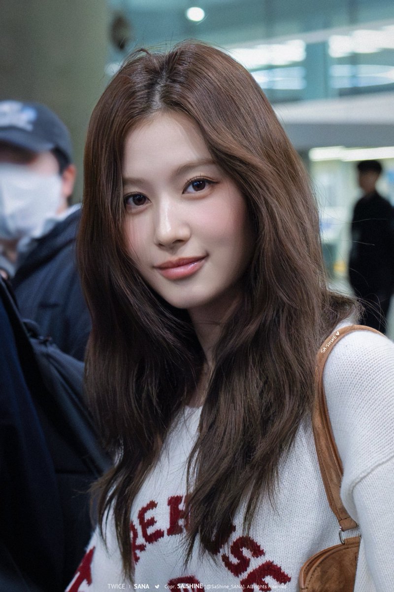 misanashine's tweet photo. sana looks insanely good here
#트와이스 #TWICE
#사나 #SANA #サナ https://t.co/i1WYqfezIJ