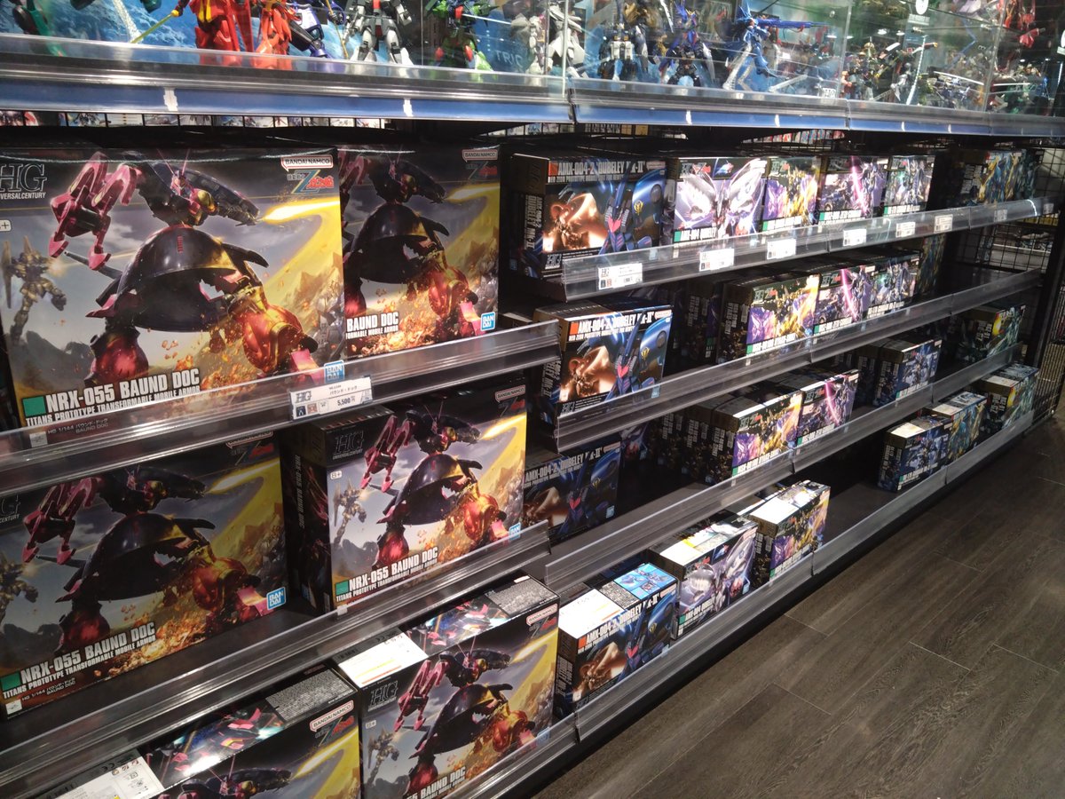 masahiko7524's tweet photo. ガンダムベース東京　19:34

MGSDクシャトリアまだ沢山有ります。

ウエハース、昨日買ったのが最後の1個でした。😢
普通のコンビニだと見ないんでせよね😢 https://t.co/JkIw6FyxAQ