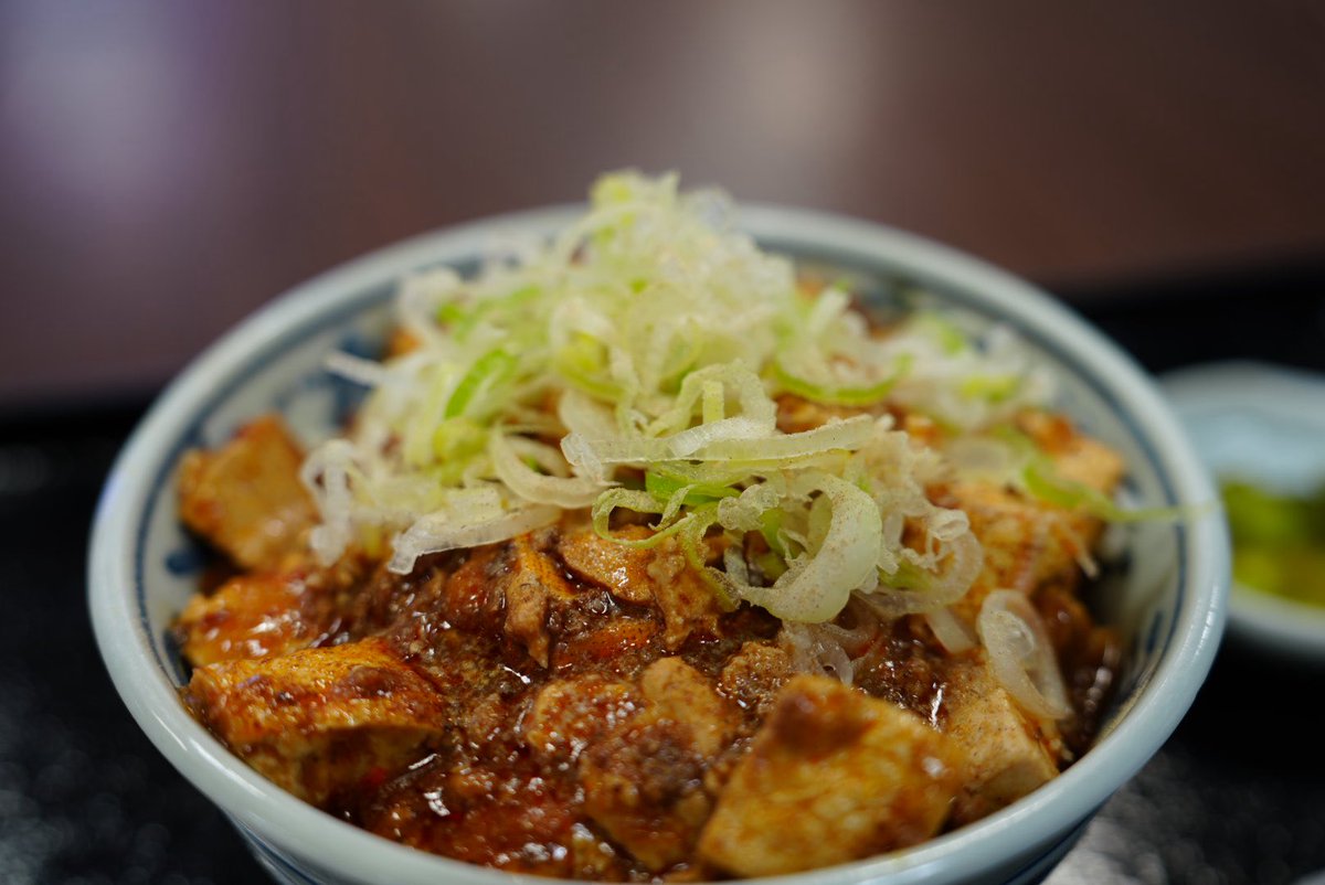 snoajpu's tweet photo. たくさん歩いたので
お腹が空きました😅
夕飯食べて娘の塾のお迎えにいきます🚙

#大黒パーキングエリア #酸辣湯麺
#大黒PA #麻婆豆腐 #スーラータンメン https://t.co/ubotLZvXGh