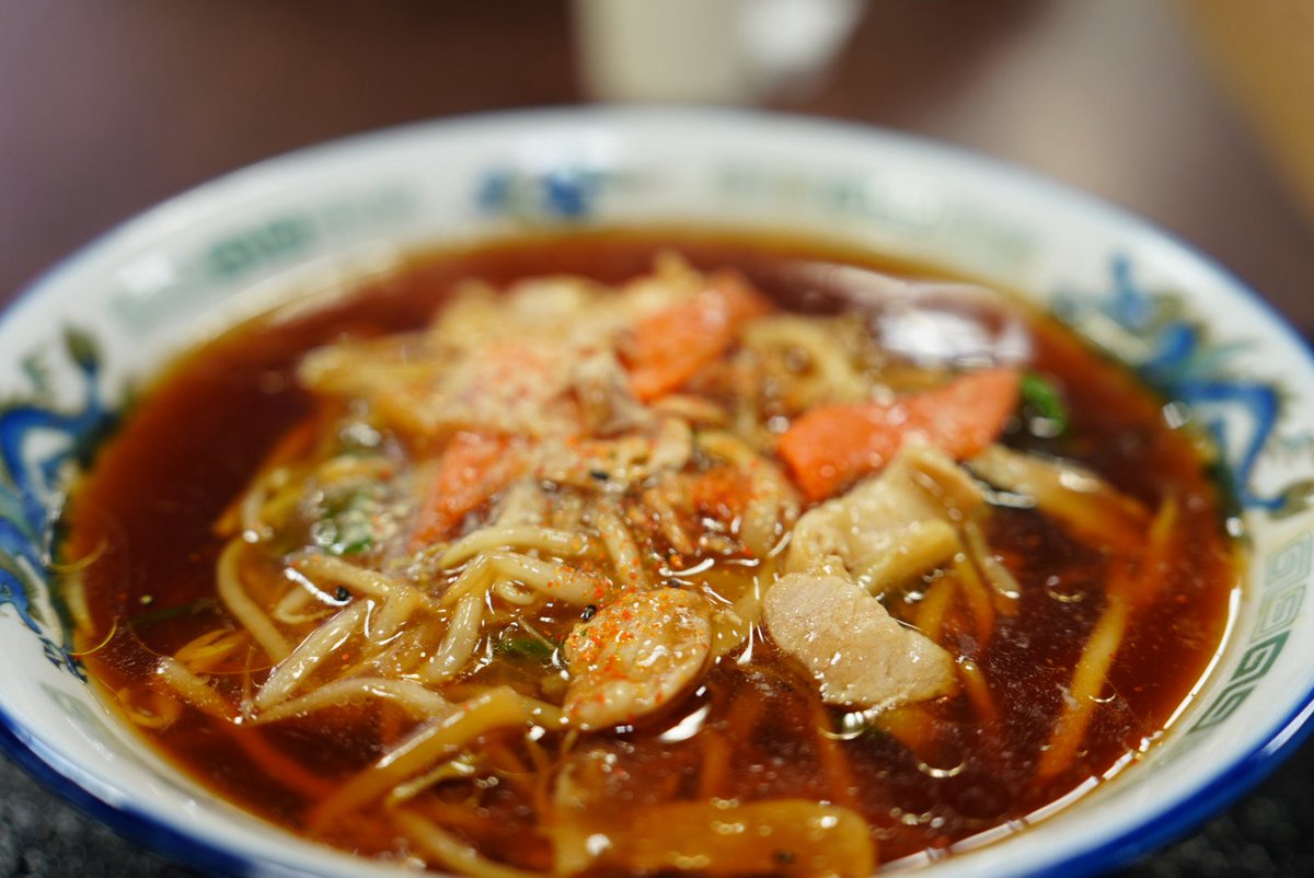 snoajpu's tweet photo. たくさん歩いたので
お腹が空きました😅
夕飯食べて娘の塾のお迎えにいきます🚙

#大黒パーキングエリア #酸辣湯麺
#大黒PA #麻婆豆腐 #スーラータンメン https://t.co/ubotLZvXGh