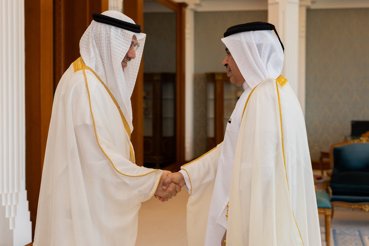 isdb_group's tweet photo. استقبل معالي السيد علي بن أحمد الكواري، وزير المالية ومحافظ البنك الإسلامي للتنمية عن دولة قطر @MoF_Qatar، معالي الدكتور محمد الجاسر، رئيس مجموعة #البنك_الإسلامي_للتنمية، في الدوحة، وذلك على هامش الاجتماعات السنوية للبنك الآسيوي للاستثمار في البنية التحتية.

وبحث اللقاء سبل تعزيز التعاون من خلال صندوق التمويل الميسّر التابع للبنك، وحشد الموارد لدعم الدول الأعضاء الأقل نمواً، بما يسهم في تحقيق أهداف التنمية المستدامة.

وأشاد معالي الدكتور الجاسر بالعلاقات الوثيقة والشراكة الراسخة بين دولة #قطر ومجموعة البنك الإسلامي للتنمية، مثمناً دور دولة قطر وإسهاماتها المستمرة في دعم جهود التنمية والعمل الإنساني إقليمياً ودولياً.