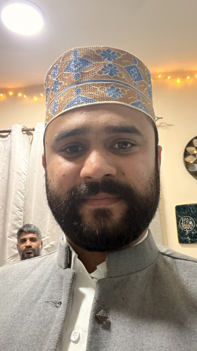 QariJunaidR's tweet photo. Alhamdulillah 🤍Beautiful Milad-un-Nabi ﷺ moments ✨🕌 Love, peace &amp; blessings. 🤲

#MiladUnNabi #Milad #IslamicReels #Quran #Naat #QariJunaidRasool #Dubai #UAE #ViralReels #IslamicContent #Trending https://t.co/wka3jmNjsi