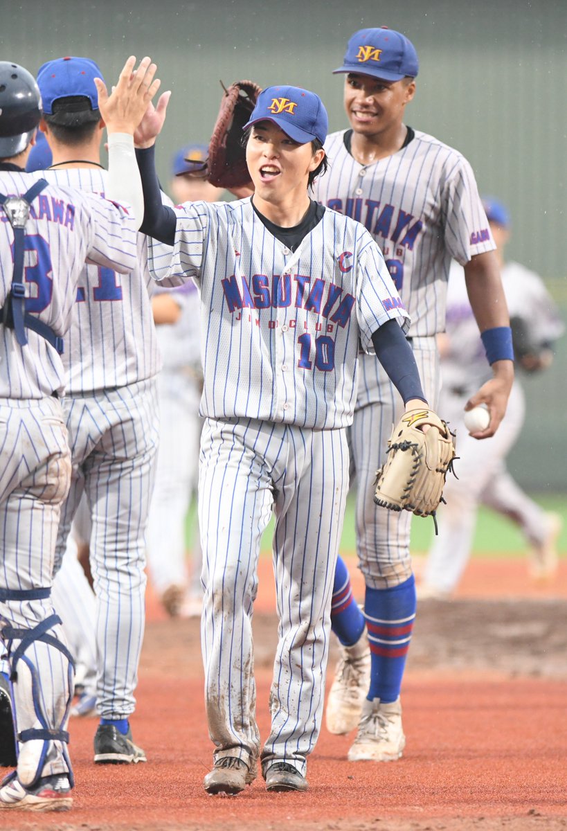 JSBB_official's tweet photo. 【 #高松宮賜杯第70回全日本軟式野球大会(1部) 】

4強が出そろいました⚾💪🔥

増田屋自工クラブ(長野県)
ＣＡＭＡＳＥーＬＡ（埼玉県）
TG・OUTSIDER （栃木県）
ココロココ （香川県）

また、明日からはLIVE配信も行います📹

【準決勝：増田屋自工クラブ(長野県)  VS　ＣＡＭＡＳＥーＬＡ（埼玉県）】
 https://t.co/I9lZpXZdXP

【準決勝: TG・OUTSIDER （栃木県）　VS　 ココロココ （香川県） 】
 https://t.co/yN1o9rMYqb

【決勝】
 https://t.co/UidJ9i2Kux

※写真は4強入りを決めた増田屋自工クラブ（ #長野県 ）

#JSBB #軟式野球 #NANSHIKI #三重県 #四日市市