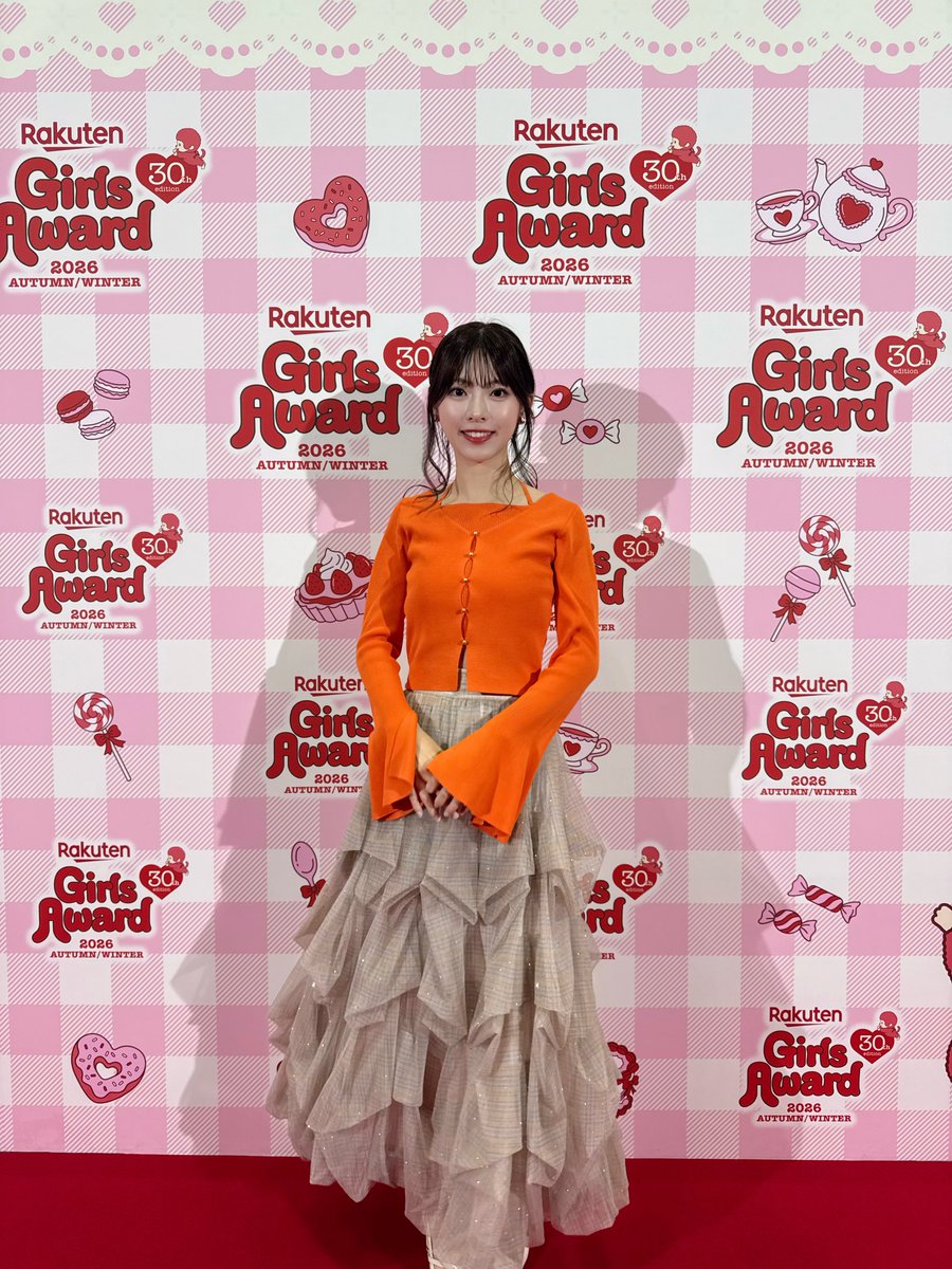 macyacyarin's tweet photo. 昨日GirlsAwardの写真たち🌟
dazzlinの新作とても可愛かったです🧡

自分にとってGirlsAwardは特別なステージなので、7年ぶりにまたこのステージに立てたことが本当に嬉しかったです
#dazzlin 
#ガルアワ2026AW https://t.co/7DWVh5KnRY