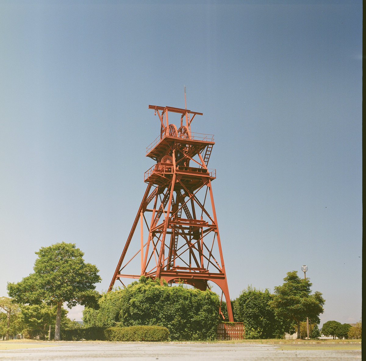 harunoki_SS's tweet photo. 夏の終わり

Салют С ＋ Волна-3
Kodak Gold200 https://t.co/vuEtPhzQcl