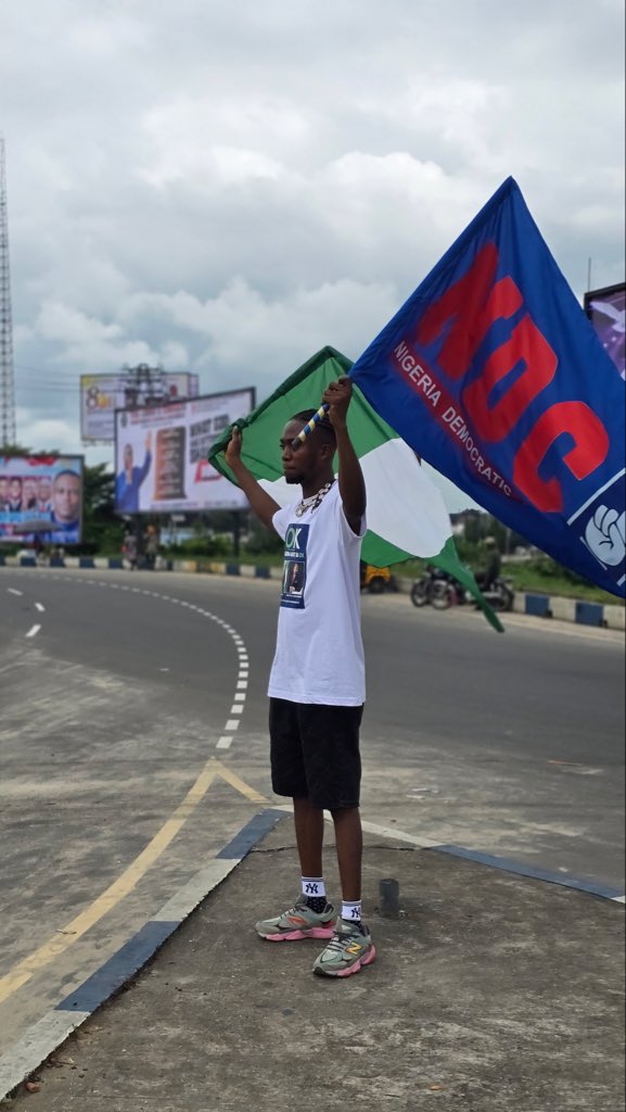 jonah_mira10188's tweet photo. We are not going to give him this room 2027, rivers state is NDC, A new Nigeria and a new river state is possible https://t.co/idWVDIEqqn