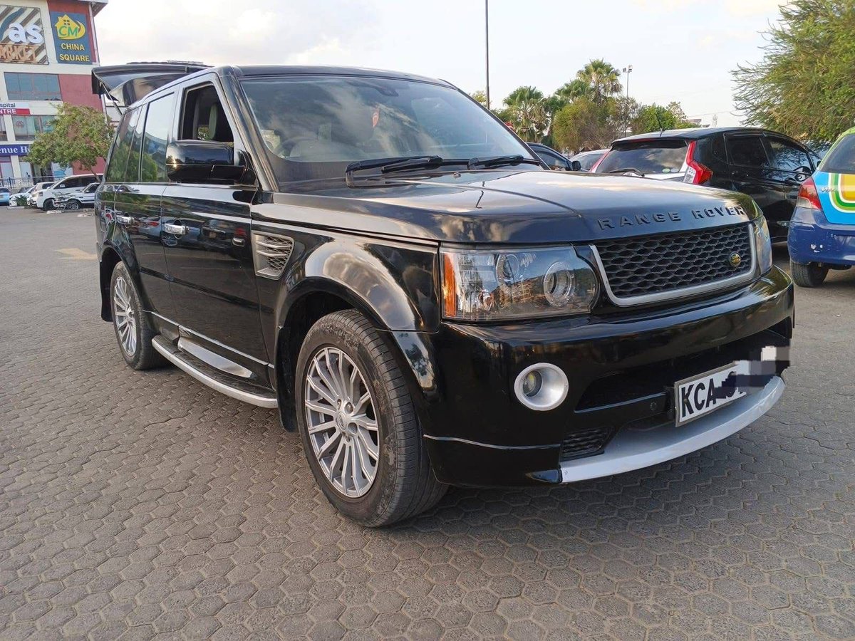 aswanation's tweet photo. @Urunzii and I have had this Range Rover for 2 yrs now. Everything working well. It’s now time to let someone else enjoy it for just Ksh 2.5M

2010 Range Rover sport 
3.0L SDV6
6 speed automatic transmission 
Black leather interior 
Herman Kardon surround system 
Air suspension all round 
Clean both in and out 
0714371542