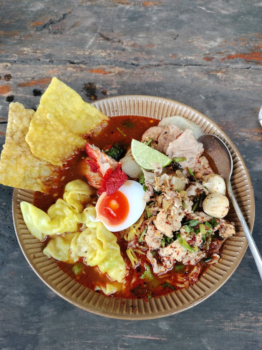 side_side1994's tweet photo. ร้านกับข้าวแถวบ้านที่จัดจานน่ากินทุกครั้ง หมดนี่ 40 บาท https://t.co/7BinB3R4YR