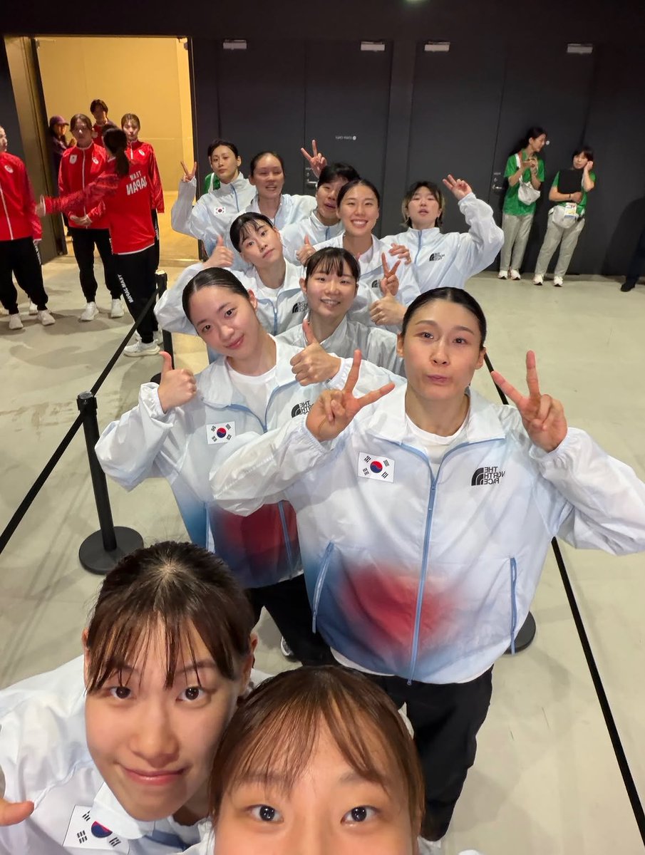 _19940405's tweet photo. 🥇 Why not ?  We did it ! 🥇 https://t.co/srtO1RxwZD