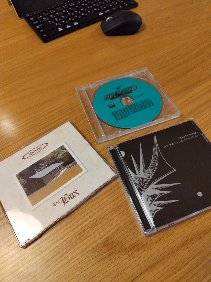 pnk2pnk2's tweet photo. 旧友と会うために上京｡スキマ時間20分で御茶ノ水ディスクユニオンdig

RYUKYUDISKOにはwire06の映像つき

orbitalには96年のライブ告知が｡Mu-ziq(μ-ziq?)とまわったのか

どちらも特価100円！やったぜ！

あと帯無しDJF｡ https://t.co/kCxqDkOeDg