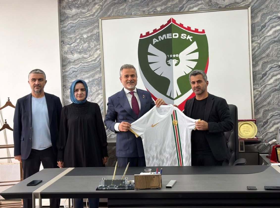 taarruzIntel's tweet photo. Yeniden Refah Partili Suat Kılıç, amedspor’u ziyaret etti. https://t.co/I0j63akvnF