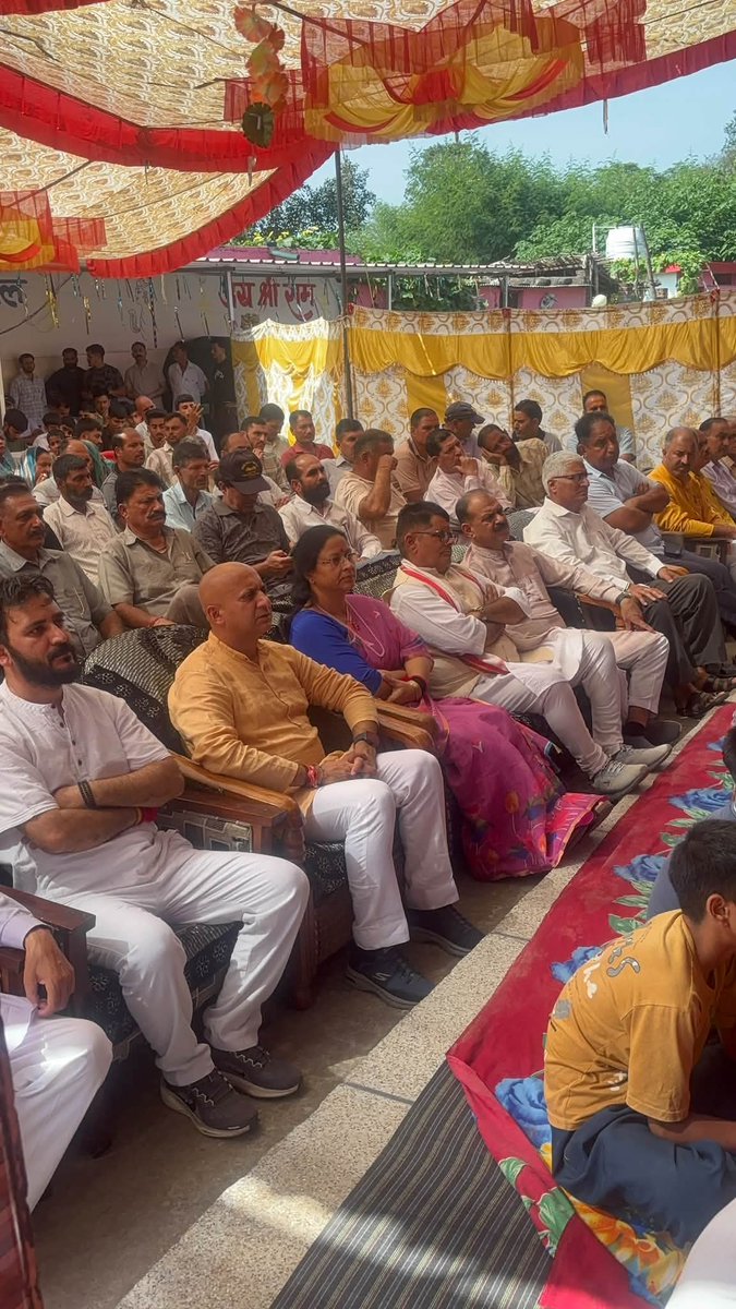 BJP4JnK's tweet photo. भाजपा जम्मू-कश्मीर महामंत्री श्रीमती @DograSanjita एवं जिला अध्यक्ष श्री प्रीतम शर्मा ने आज नौशहरा के सुंदरबनी स्थित सियोट मंडल में कार्यकर्ताओं एवं स्थानीय नागरिकों के साथ देश के प्रधानमंत्री श्री नरेंद्र मोदी जी के लोकप्रिय कार्यक्रम #MannKiBaat के 138वें संस्करण को सुना। https://t.co/0OFcGh9Va2